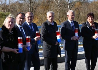 Pokupsko: Svijeće i cvijeće za poginule hrvatske branitelje i civile