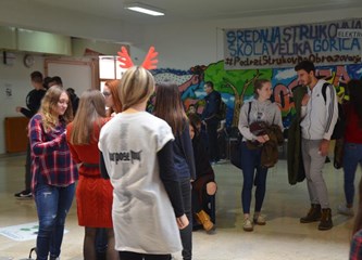Gorički gimnazijalci organizirali Božićni sajam