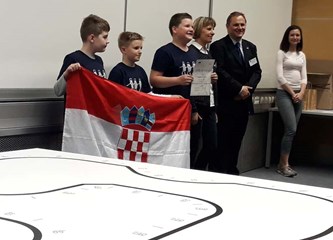 Učenik iz 'Kvaternika' u pobjedničkoj ekipi Otvorenog prvenstva Slovenije u robotici!