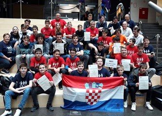 Učenik iz 'Kvaternika' u pobjedničkoj ekipi Otvorenog prvenstva Slovenije u robotici!