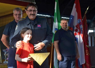 Mraclinu prijelazni pehar vatrogasnog memorijala u Kurilovcu