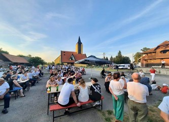 FOTO Proslavljeno Ivanje: U Novom Čiču manifestacija posvećena djeci, Buševčani oduševili folklornim nastupom