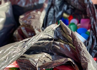 VG Komunalac u humanitarnoj akciji: Skupili 150 kila plastičnih čepova za oboljele od leukemije