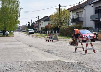 FOTO U obnovu vrijednu 4,6 milijuna kuna krenula glavna ulica Pjesničkog naselja