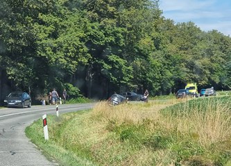 FOTO: Kolona na ulazu u Malu Bunu: Zbog prometne nesreće vozi se jednim trakom