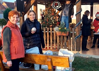 Božićne pripreme: Društvo žena Novo Čiče ukrasile su mjesto i darovale potrebite