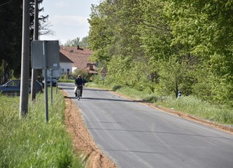 Preko tri i pol kilometra novog asfalta u Lazini Čičkoj, Plesu i Rakarju