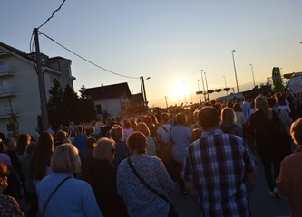 FOTO: Tijelovska procesija prošla od Navještenja BDM do crkve bl. Alojzija Stepinca