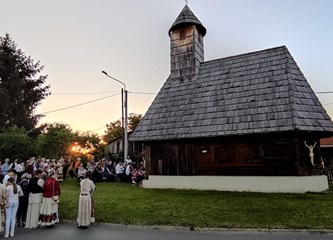 I Željko Bebek uhvaćen na Festivalu drvenih kapela, vikend nosi izmjene u programu