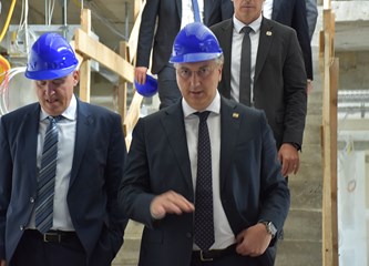 Plenković i Ačkar održali radni sastanak pa posjetili gradilište Poduzetničkog inkubatora u Podložnici