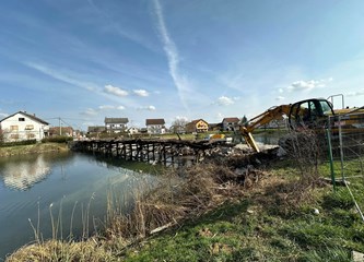 FOTO: Počelo uklanjanje mosta u Čičkoj Poljani, slijedi izgradnja novog