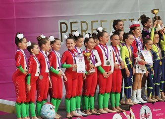 S državnog turnira u Zadru velikogoričke mažoretkinje vratile se s osam medalja