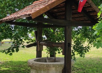 Prvi turopoljski bunar postavljen u središtu naselja: Čuvar je bogate povijesti Turopolja koje sutra slavi svoj dan