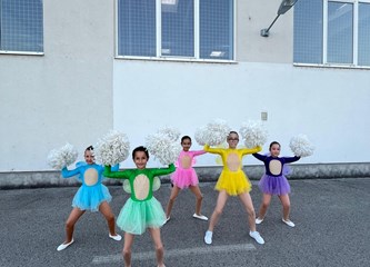 Mažoretkinje Plesnog kluba Barbara žiteljima Šćitarjeva darovale plesnu reviju u sklopu manifestacije “Svibanj u Andautoniji”