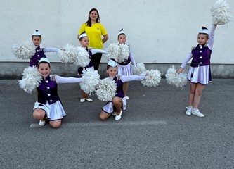 Mažoretkinje Plesnog kluba Barbara žiteljima Šćitarjeva darovale plesnu reviju u sklopu manifestacije “Svibanj u Andautoniji”