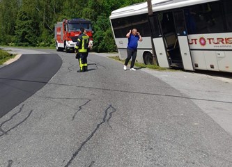 Autobus u Gornjem Hruševcu sletio s ceste, ima ozlijeđenih