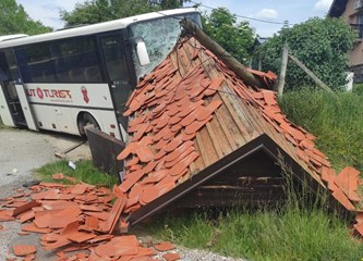 Autobus u Gornjem Hruševcu sletio s ceste, ima ozlijeđenih