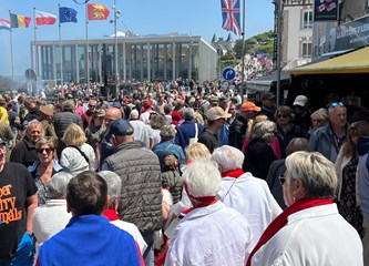 FOTO Turopoljci u Normandiji odali počast vojnicima hrvatskog porijekla, pridružili se obilježavanju događaja u kojem sudjeluje cijeli svijet