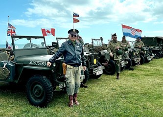 FOTO Turopoljci u Normandiji odali počast vojnicima hrvatskog porijekla, pridružili se obilježavanju događaja u kojem sudjeluje cijeli svijet