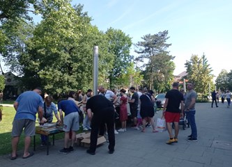 Navala na akciju Gradske knjižnice: Građani pohrlili po knjige iz otpisa za 1 euro!