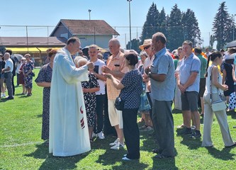 FOTO Blagdan Velike Gospe svečano proslavljen u Vukovini: "Došli smo u Majčin dom, iz njega ponesimo hrabrost i ustrajnost u vjeri"