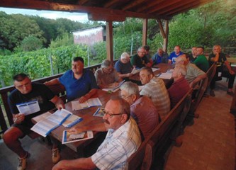 Berbe grožđa ove godine ranije nego inače, Grozdovci se stručnim predavanjem pripremili