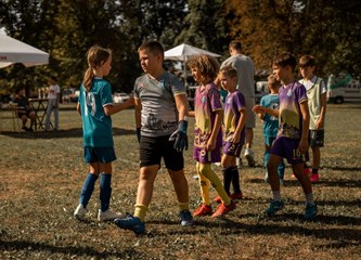 Održana prva sportsko - humanitarna manifestacija "Idemo na Školsko"