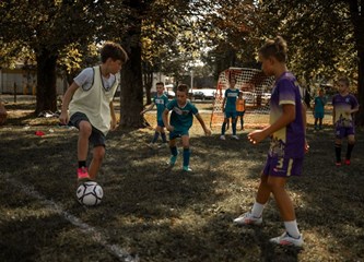 Održana prva sportsko - humanitarna manifestacija "Idemo na Školsko"