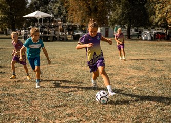 Održana prva sportsko - humanitarna manifestacija "Idemo na Školsko"