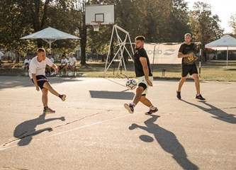 Održana prva sportsko - humanitarna manifestacija "Idemo na Školsko"
