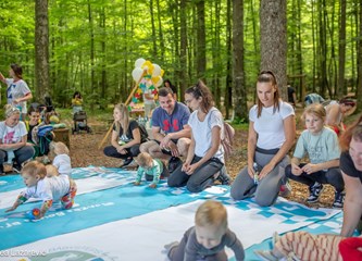 Imate bebu koja puzi? Dođite na Tuđmanac na prvu BABYSTEPS puzijadu – natjecanje u puzanju