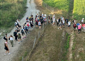 (FOTO) Vjernici na putu prema Svetištu: Hodočašćem Velikogoričani više od tri desetljeća zahvaljuju Majci Božjoj Bistričkoj što je sačuvala grad od ratnih razaranja