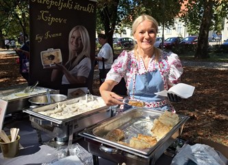 (FOTO) Domaće delicije izmamile Velikogoričane na "Petek na Gorice"