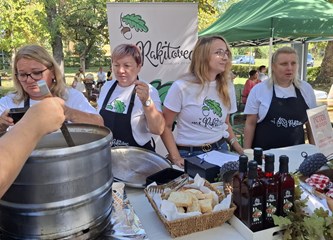 (FOTO) Domaće delicije izmamile Velikogoričane na "Petek na Gorice"