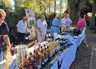 FOTO Građani proveli dan pod krošnjama turopoljskog hrasta: "Žirovina je spoj tradicionalnog i modernog koji nas vraća našoj šumi"