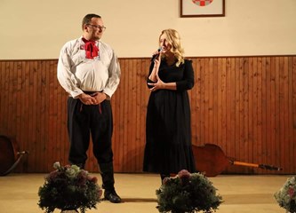 Urugvajski folkloraši hrvatskih korijena nastupili na mraclinskoj pozornici: "Ovo je početak novog prijateljstva"