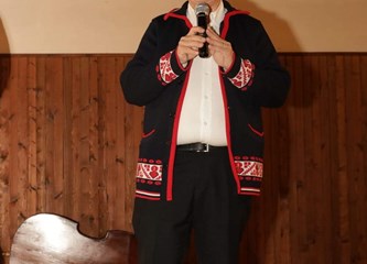 Urugvajski folkloraši hrvatskih korijena nastupili na mraclinskoj pozornici: "Ovo je početak novog prijateljstva"