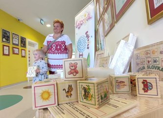 Igračke na dar: Društvo žena Buševec razveselilo mališane DV "Lojtrica"