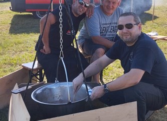 FOTO "Kotlić u Čiču" uspješno okupio mještane, a najbolji su spremili "Fini dečki"