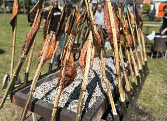 FOTO "Kotlić u Čiču" uspješno okupio mještane, a najbolji su spremili "Fini dečki"
