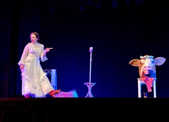 Premijera "Roža (Cura s greškom)" na zavidnom tragu aktualnosti