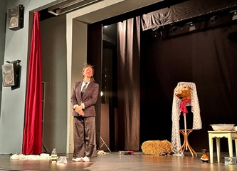 Premijera "Roža (Cura s greškom)" na zavidnom tragu aktualnosti