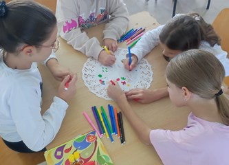 FOTO Dječji tjedan u Centru za odgoj i obrazovanje: Mališani ispekli savijaču od jabuke, učili o tradiciji i izrađivali podgutnice