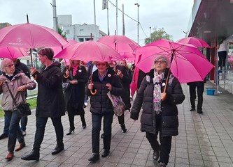 Ružičasta povorka podrške ženama oboljelima od raka dojke prošla gradom: „Naručite se već danas na pregled i spriječite ovu opaku bolest”