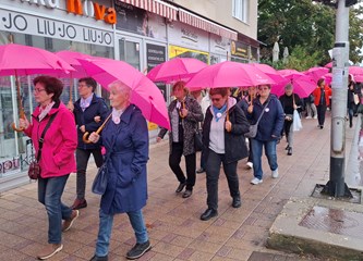 Ružičasta povorka podrške ženama oboljelima od raka dojke prošla gradom: „Naručite se već danas na pregled i spriječite ovu opaku bolest”