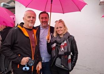 Ružičasta povorka podrške ženama oboljelima od raka dojke prošla gradom: „Naručite se već danas na pregled i spriječite ovu opaku bolest”