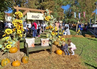 FOTO: Velikogoričani u velikom broju posjetili Dječji Gastro Turopolja i uživali u domaćim delicijama