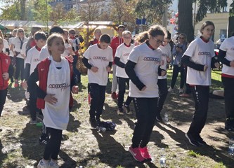 Građani vježbali u Parku plemenite općine turopoljske na treningu „Aktivne Hrvatske”: „Nađite za sebe odgovarajući trening i poboljšajte svoje zdravlje”