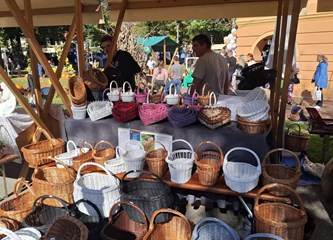 FOTO: Velikogoričani u velikom broju posjetili Dječji Gastro Turopolja i uživali u domaćim delicijama