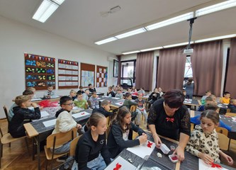 U Velikoj Mlaki obilježen Dan kravate etnoradionicom „Podgutnica – ponos Turopolja“